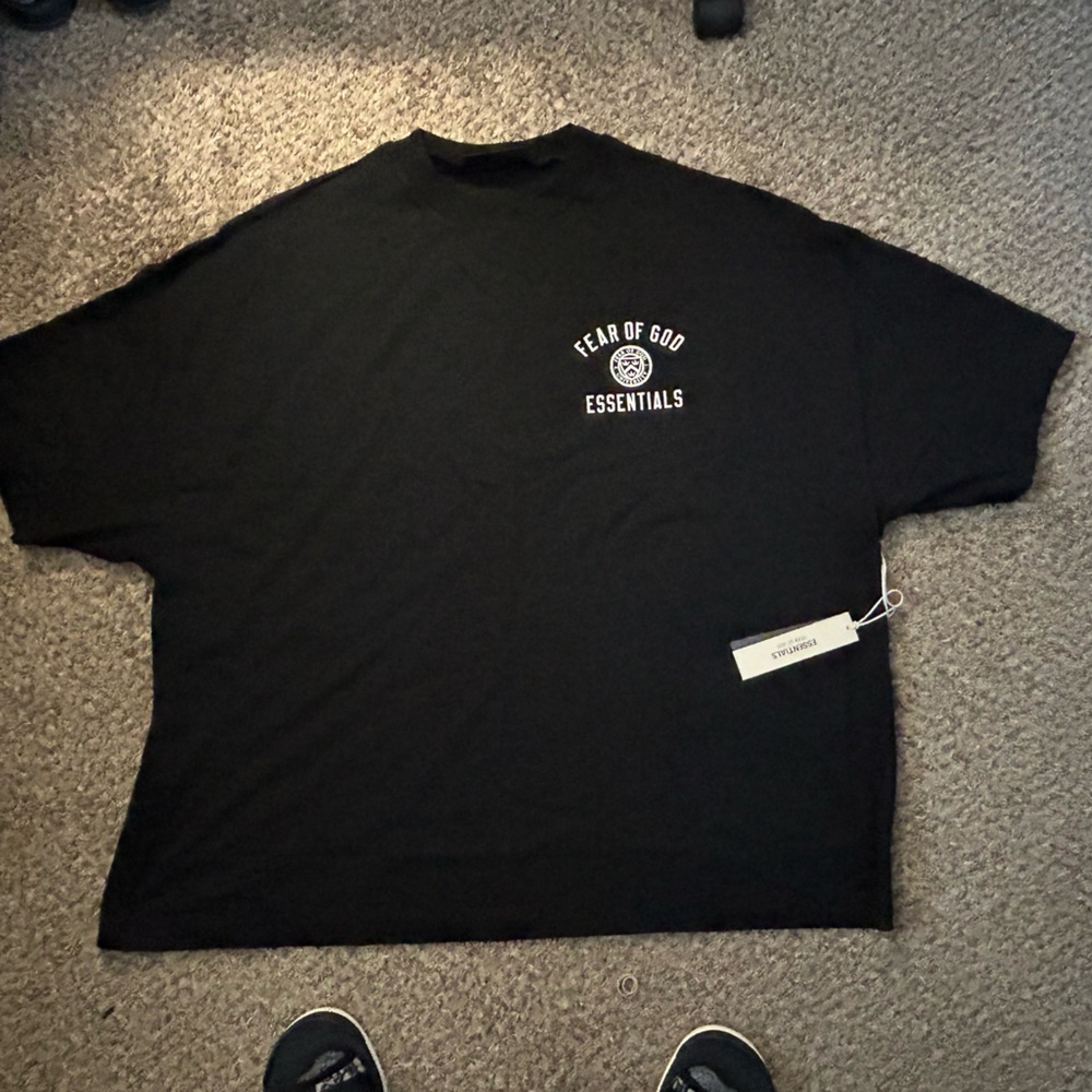 ESSENTIALS T-shirt
